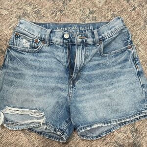 American Eagle Outfitters Light Wash Distressed Denim Shorts Size 2